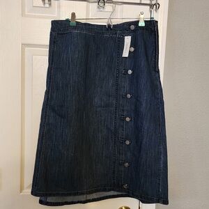 Denim Blue Midi Skirt with Elegant Design